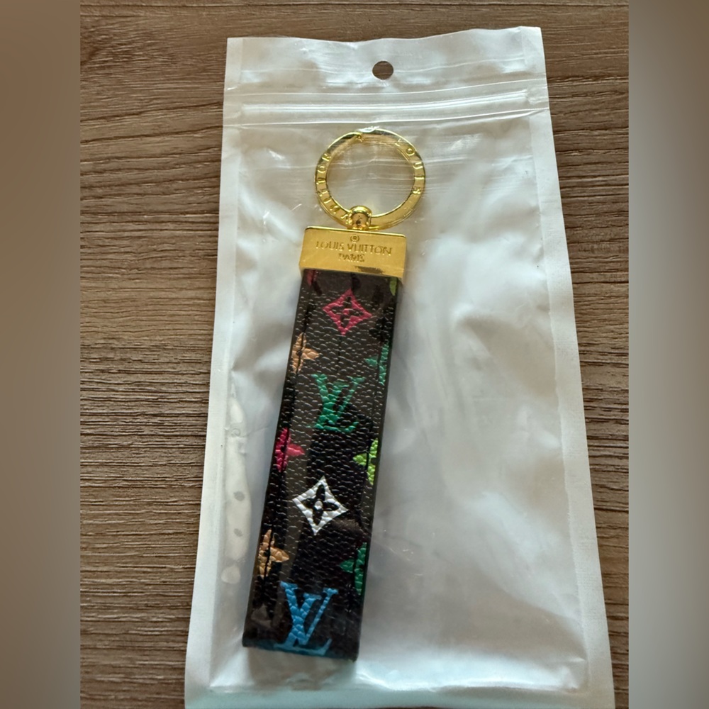 NIP FASHION Faux Leather Keychain
